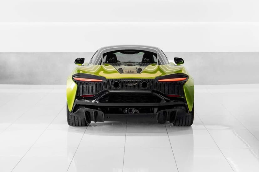 Rent Mclaren Artura 2024 in UAE