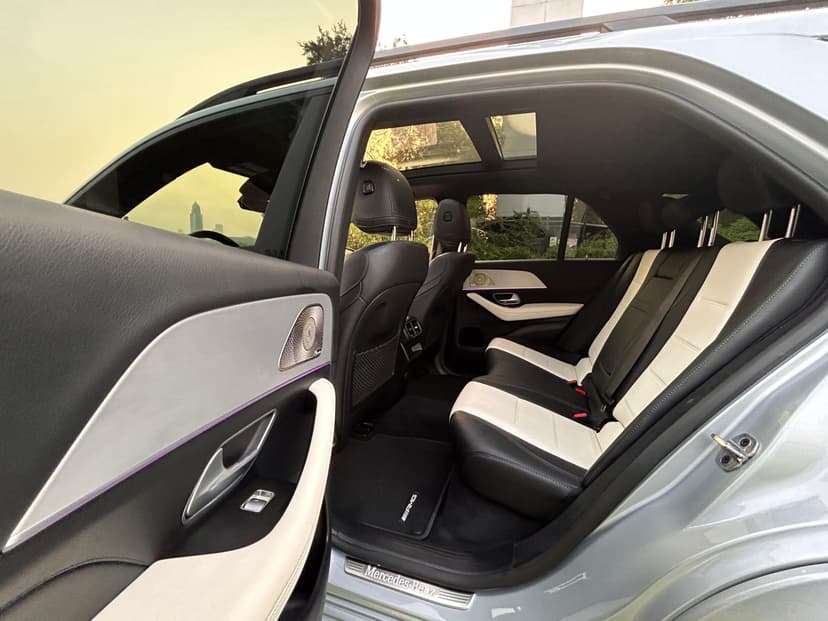 Mercedes Benz GLE 2023 Rental Dubai - View 9