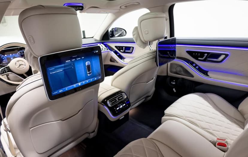 Mercedes-Benz S-500 2023 Rental Dubai - View 5