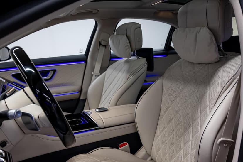 Mercedes-Benz S-500 2023 Rental Dubai - View 10