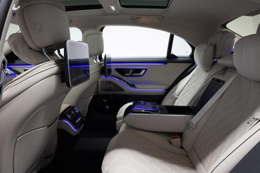 Mercedes-Benz S-500 2023 Rental Dubai - View 12