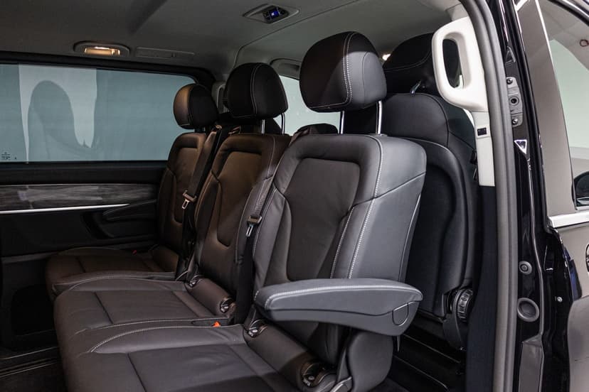 Mercedes-Benz V-class V250 2024 Rental Dubai - View 6