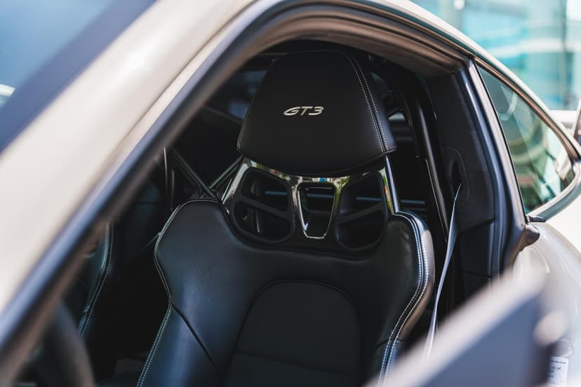 Rent Porsche 911 GT3 2023 in UAE