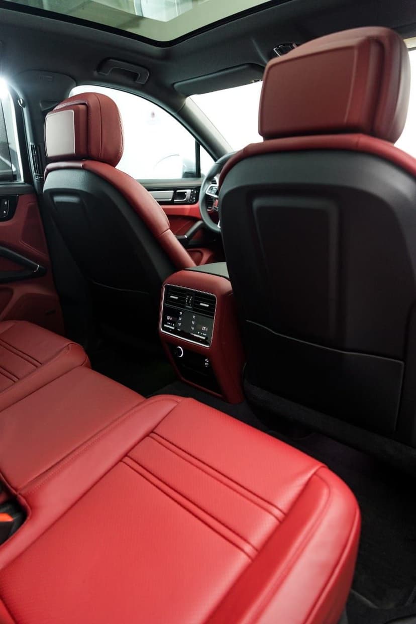 Rent Porsche Cayenne 2023 in UAE