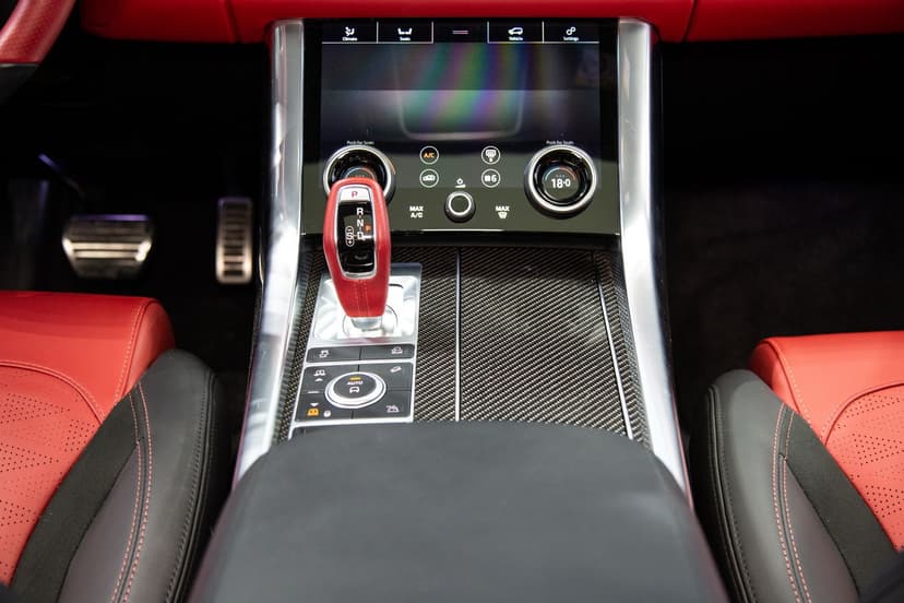 RANGE ROVER SVR - FULL CARBON FIBERS 2022 Rental Dubai - View 7