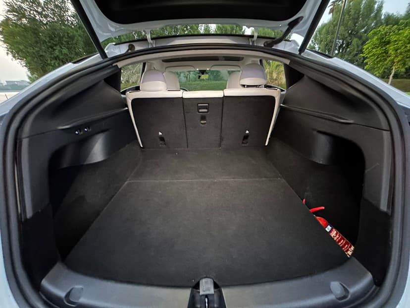 Rent TESLA MODEL Y 2022 MODEL in UAE