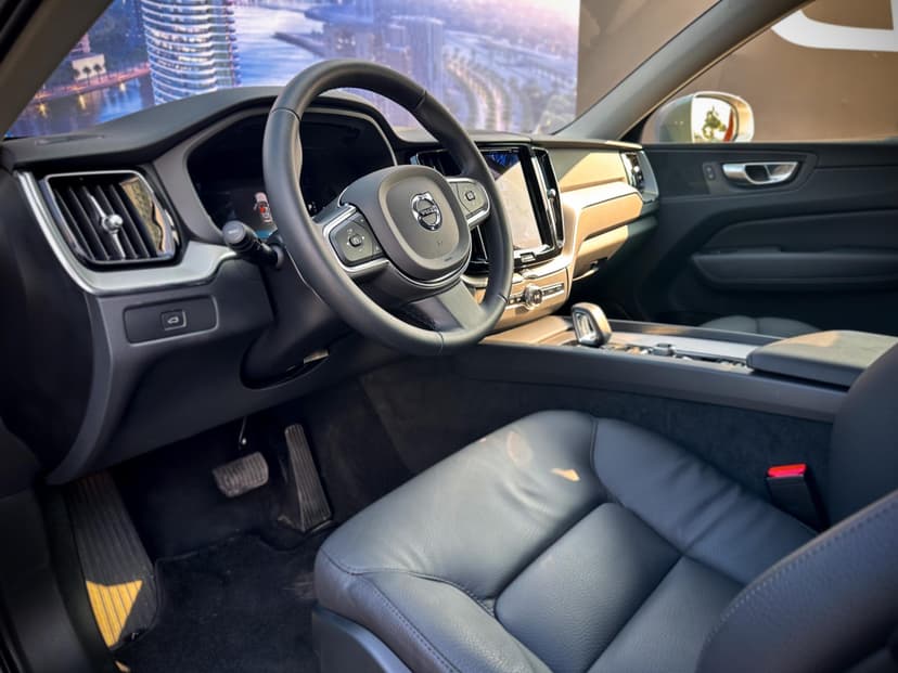 VOLVO XC-60 2023 Rental Dubai - View 4