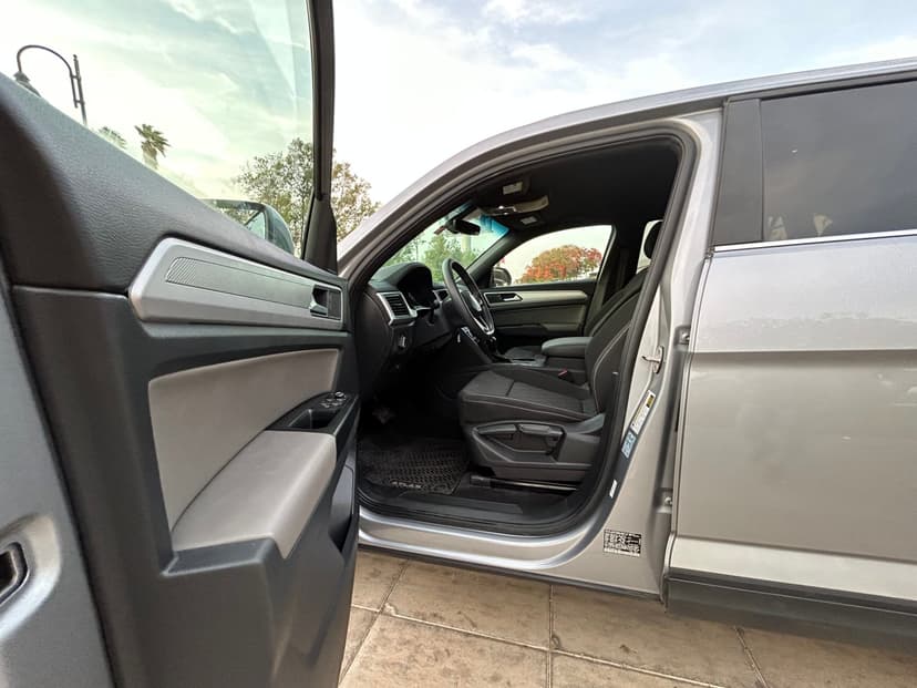 Rent Volkswagen atlas 2021 in UAE